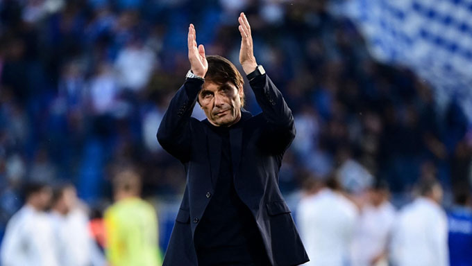 Tương lai của Conte ở Napoli vẫn chưa rõ ràng 