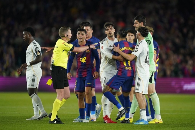 Barca và Real Madrid là 2 sự đối lập giàu nghèo - thành bại