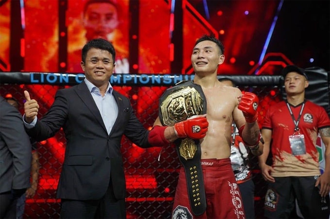 Nghiêm Văn Ý đang giữ đai vô địch hạng cân 65kg