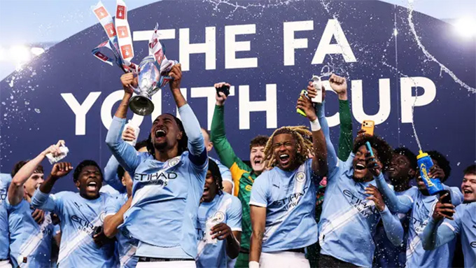 Vượt qua đại kình địch, U18 Man City đăng quang ngôi vô địch