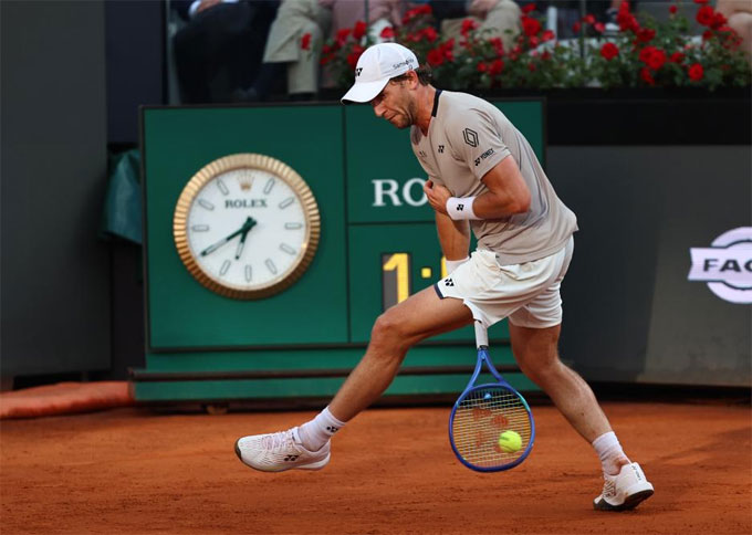 Ruud thắng 74% điểm giao bóng một, ghi 20 điểm winner cả trận. Ảnh: ATP