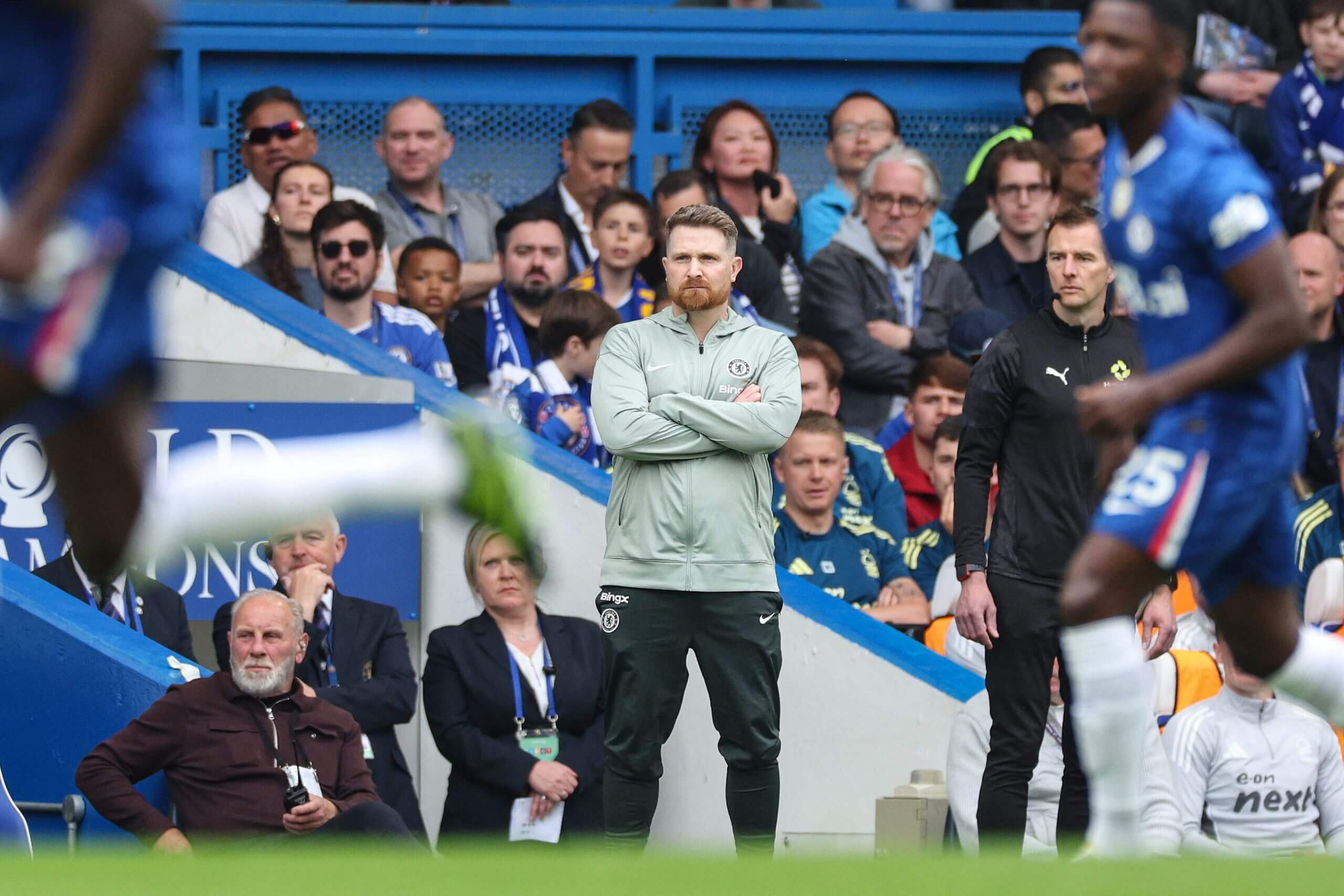 HLV tạm quyền Calum McFarlane của The Blues cũng từng ăn lương của Man City