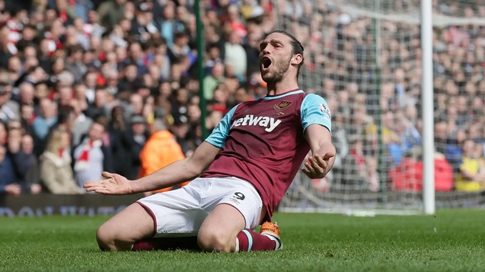 Khoảnh khắc vĩ đại nhất sự nghiệp của Andy Carroll