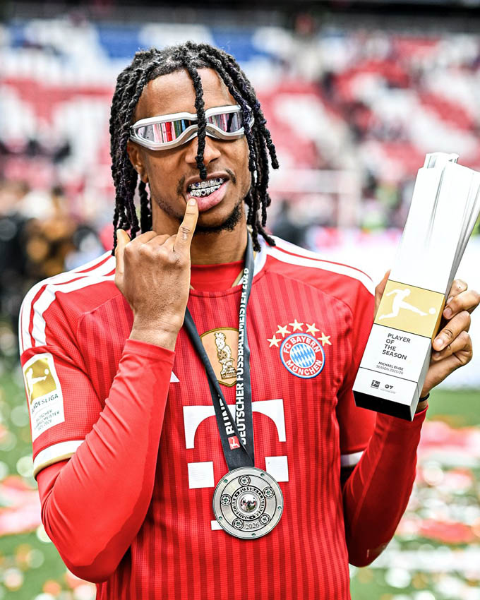 Olise được bình chọn là cầu thủ hay nhất Bundesliga 2025/26 - Ảnh: @ESPNFC