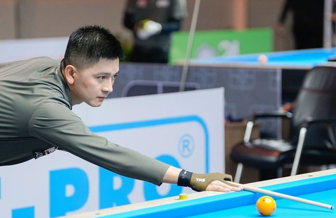 Thón Viết Hoàng Minh giành chiến thắng ở trận ra quân tại World Cup billiards TP.HCM 2026. Ảnh: P.L