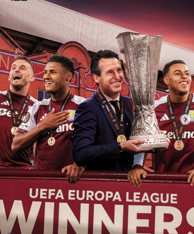 HLV Unai Emery vừa dẫn dắt Aston Villa vô địch Europa League 2025/26