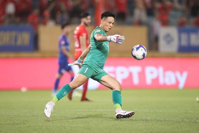 Thủ môn Sỹ Huy là người hùng trong trận hòa của PVF-CAND. Ảnh: Đức Cường