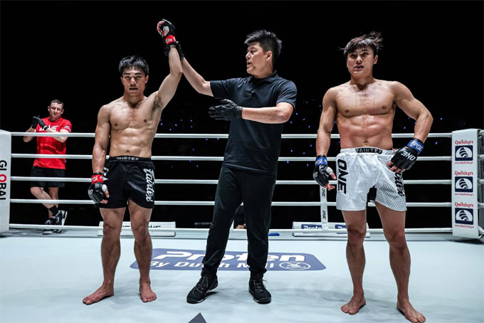 Đỗ Việt Anh giành chiến thắng TKO trước Kim Kyung-jung