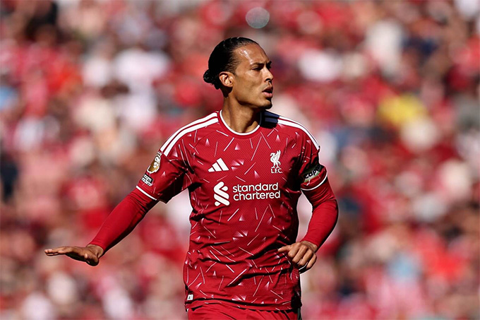 Trung vệ người Hà Lan luôn có tiếng nói trong phòng thay đồ Liverpool