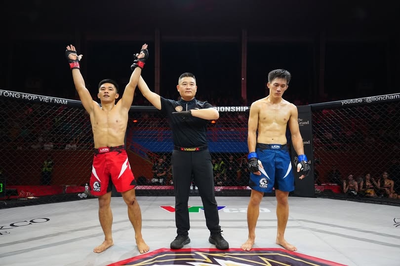 Nguyễn Phú Thịnh thắng Đỗ Nguyễn Minh Quyền (khóa siết)