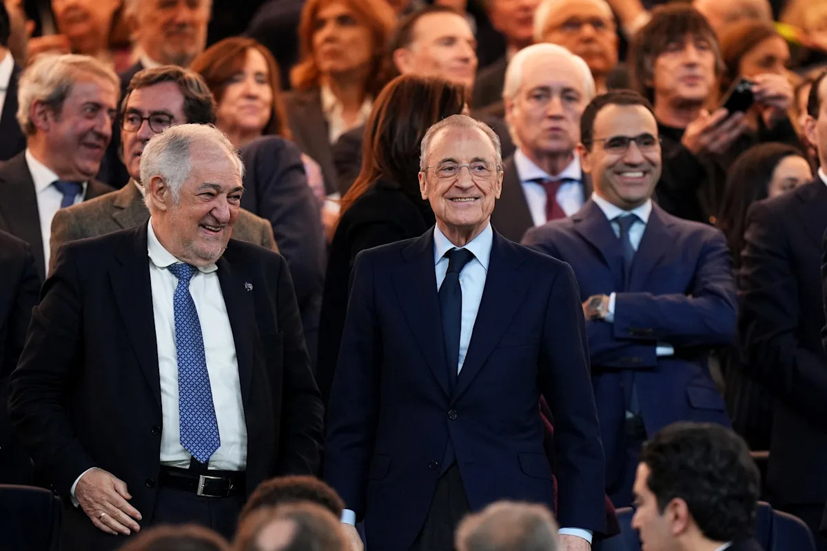 Florentino Perez tung khẩu hiệu "Nhiều lịch sử để tạo nên"