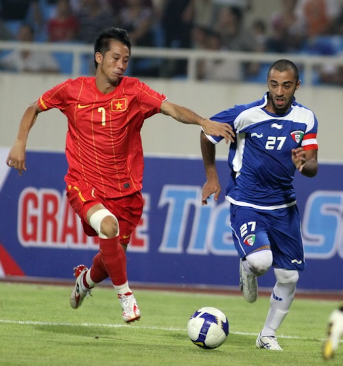 Như Thành thi đấu trong màu áo ĐT Việt Nam. Ảnh: Quang Minh 