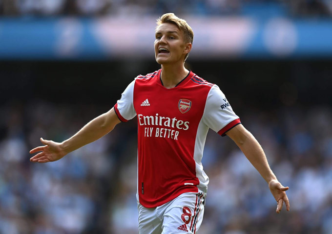 Odegaard là một trong những cầu thủ trẻ cập bến Arsenal năm 2021