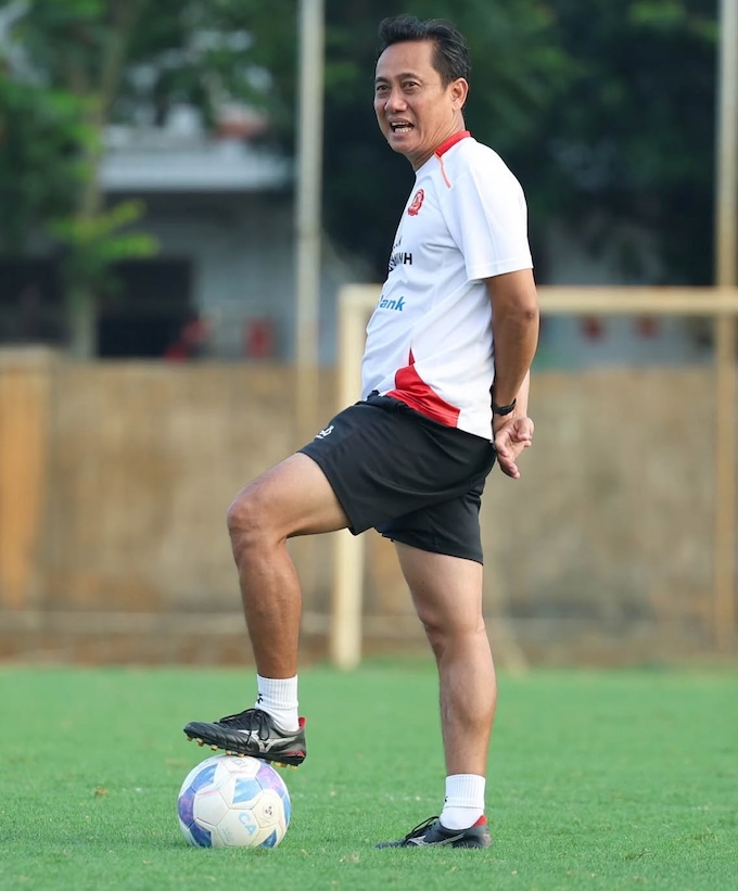 HLV Phùng Thanh Phương dành sự tôn trọng lớn cho người đồng nghiệp Chu Đình Nghiêm - Ảnh: FBNV