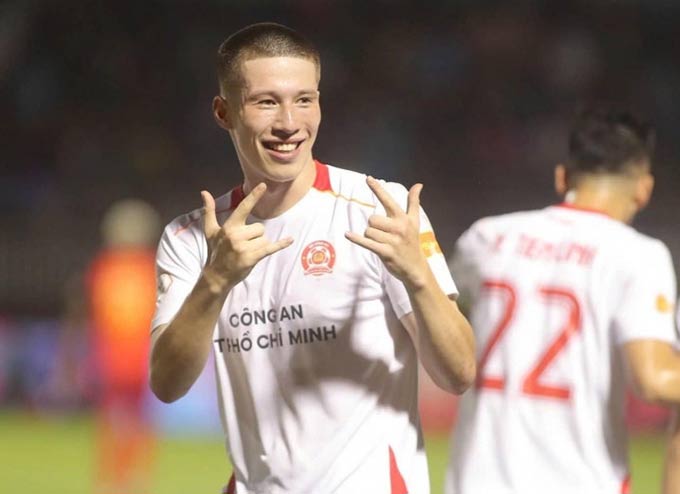 Lee Williams từng ghi bàn tại 3 vòng đấu liên tiếp
