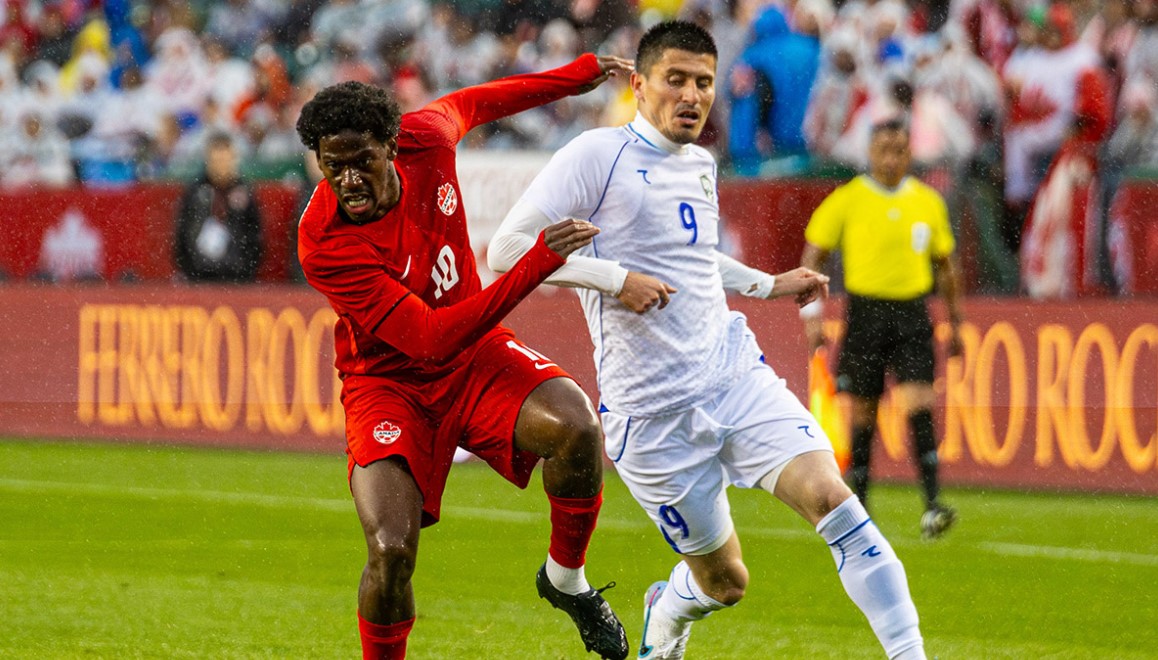 Soi thẻ phạt Canada vs Bosnia, 2h00 ngày 13/6 - Ảnh 1
