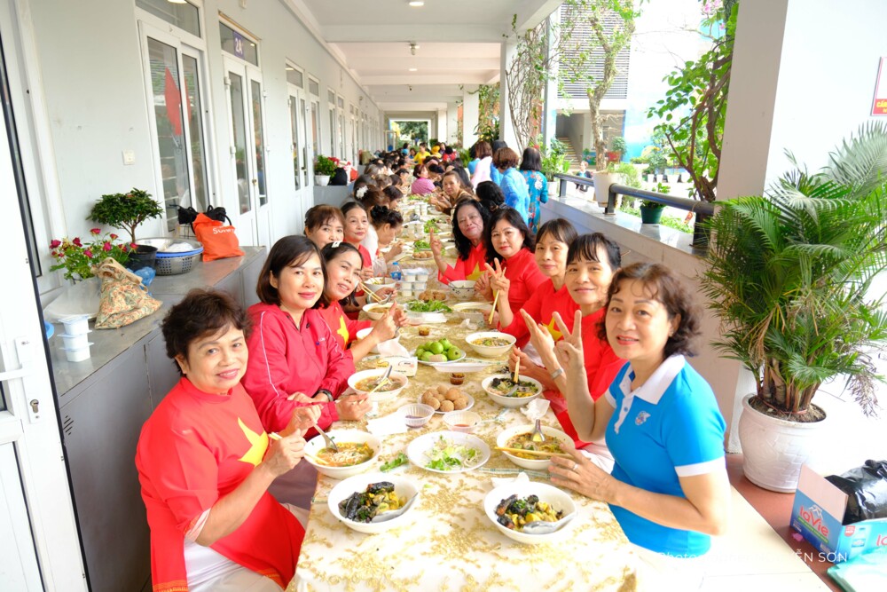 Phụ nữ phường Kim Liên: GIỎI VIỆC NƯỚC – ĐẢM VIỆC NHÀ 12