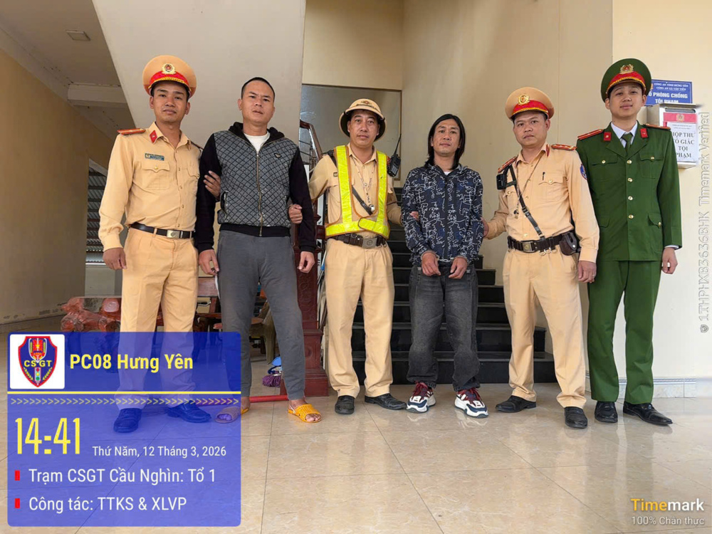 Hưng Yên: Trạm CSGT Cầu Nghìn liên tiếp bắt giữ các đối tượng tàng trữ trái phép chất ma túy  1