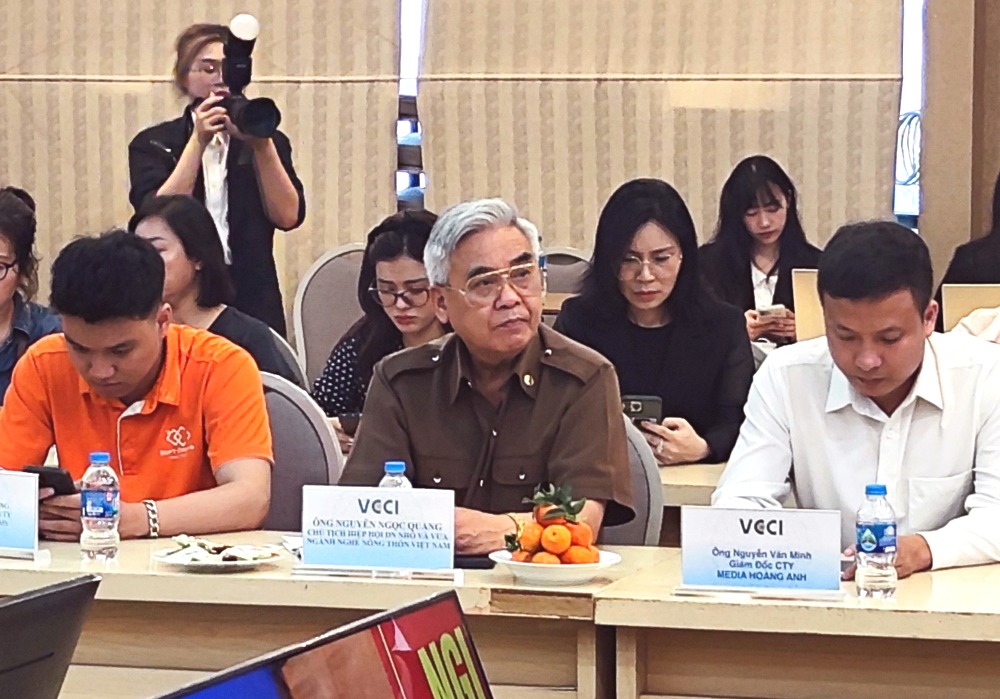 Ông Nguyễn Ngọc Quang, Chủ tịch VARISME cùng các đại biểu chuyên gia, doanh nghiệp tham dự Hội thảo