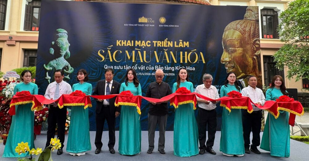 Triển lãm “Sắc màu văn hóa” giới thiệu 130 hiện vật quý giá 1