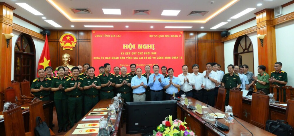 Gia Lai: Ký kết quy chế phối hợp giữa UBND tỉnh và Binh đoàn 15 11